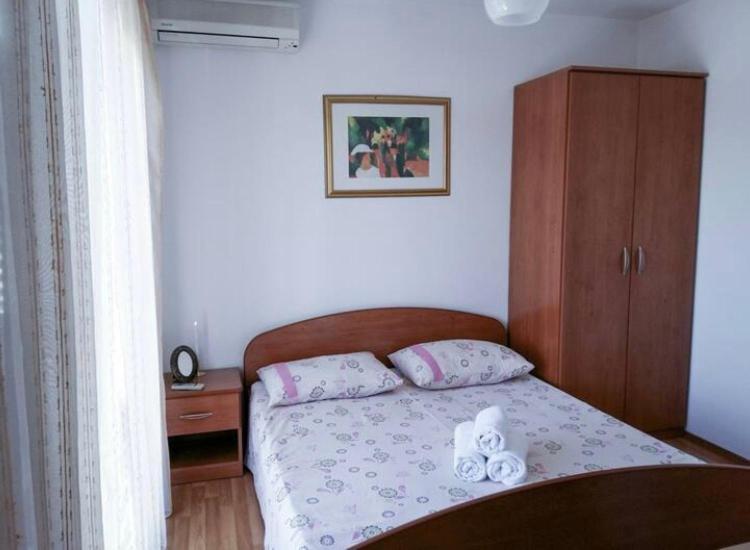 Apartmani Jovic Makarska Ngoại thất bức ảnh