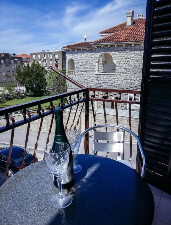 Apartmani Jovic Makarska Ngoại thất bức ảnh