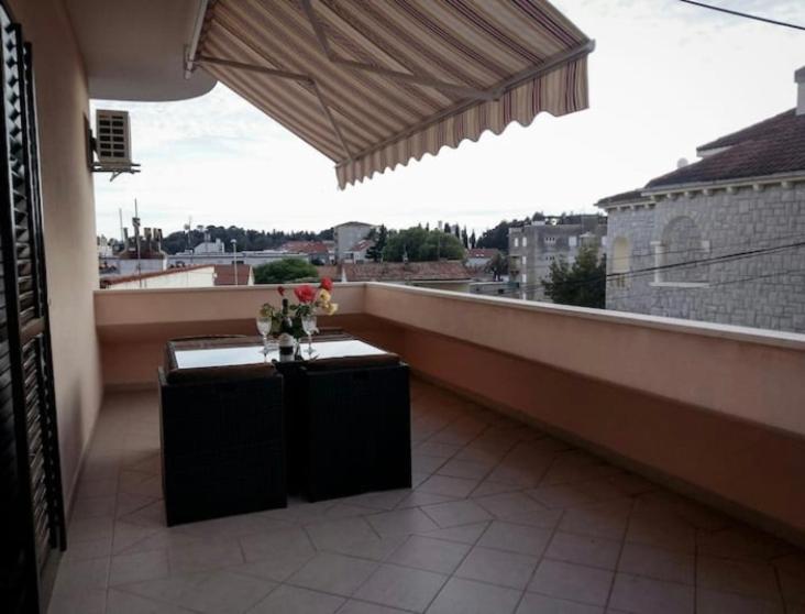 Apartmani Jovic Makarska Ngoại thất bức ảnh
